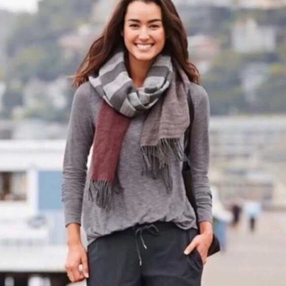 Athleta Long Sleeve Top Shirt Size Extra Small Grey Heathered Suri Bubble‎ - Picture 7 of 8